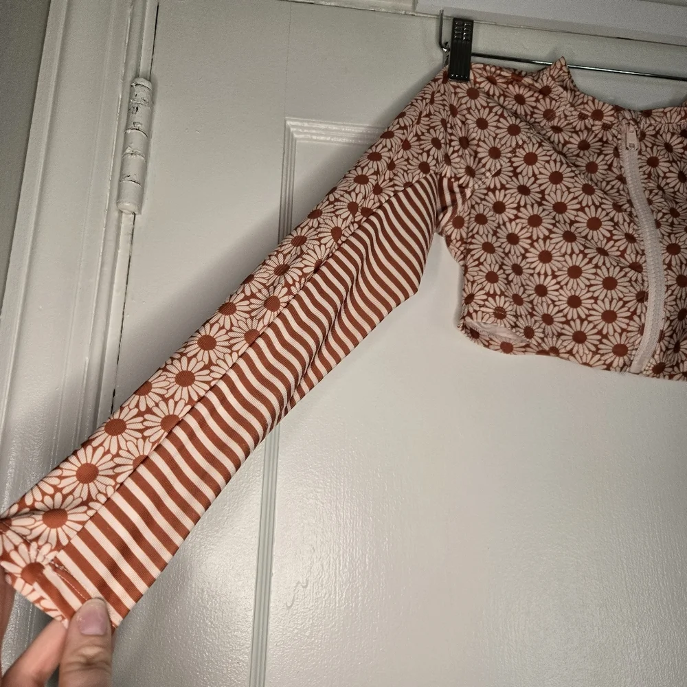 70's Style Daisy & Stripped Rashguard - Kids M (7-8) - Burnt Orange & Cream